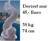 Skuiptur Fisch aus weissem Beton